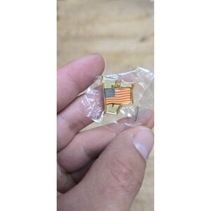 VTG Veteran V is for Victory Lapel Pin USA American Flag Patriotic Hat Tie Tack